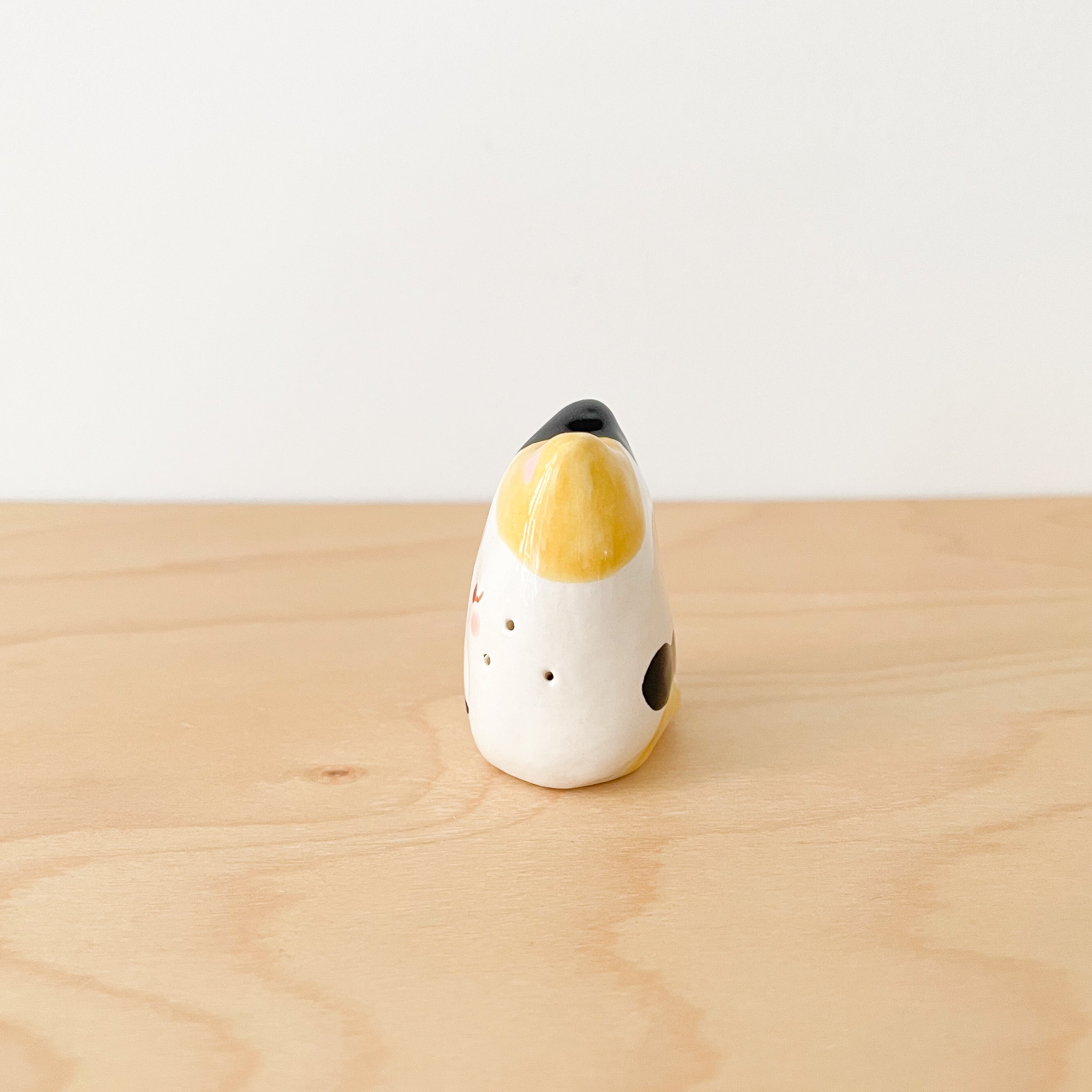 Grey Cat Mini Vase – A Tiny Handmade Companion for Your Home