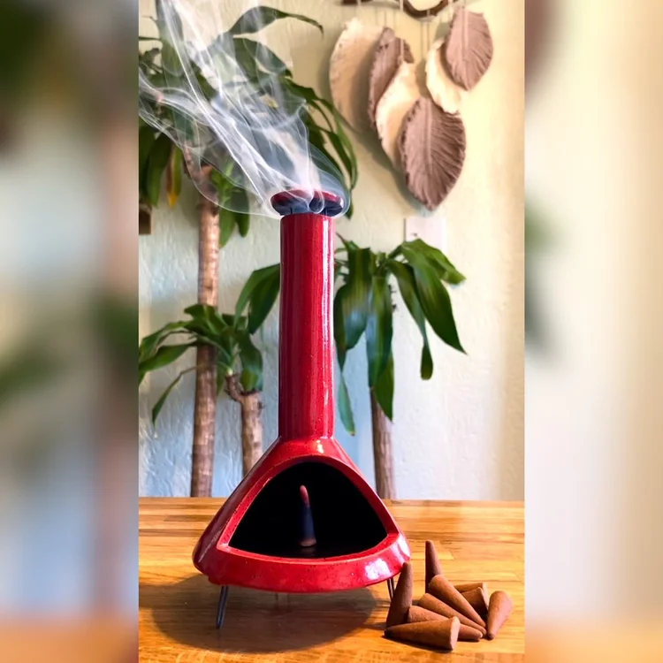 Mini Ceramic Fireplace Incense Burner – Retro Home Decor & Aromatherapy Accent Piece