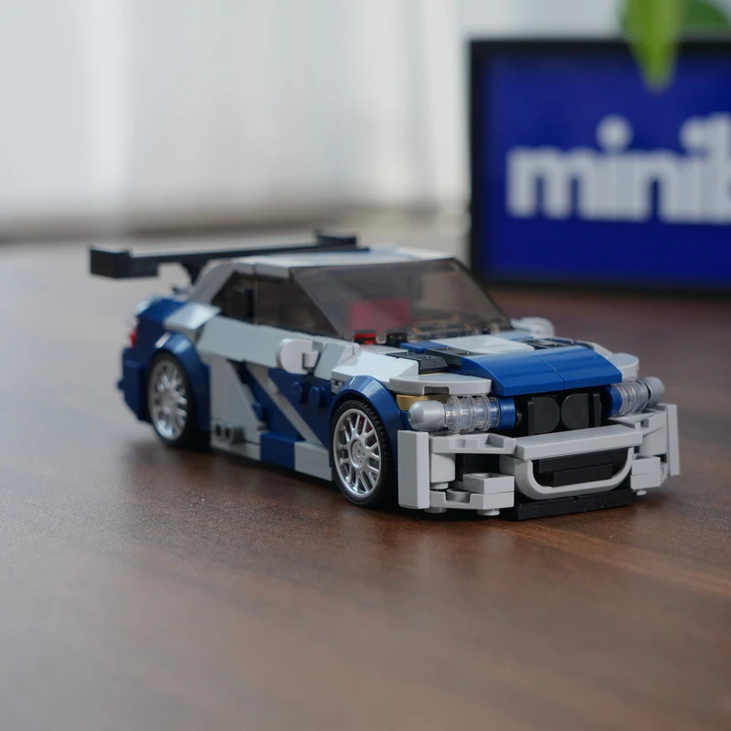 German Legend 1:24 Scale Model – Premium Chrome Wheels Collector Set