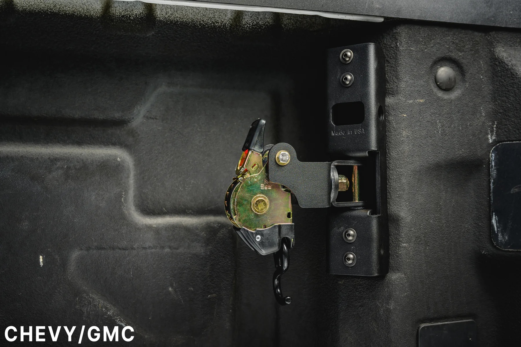 Retractable Truck Bed Straps – Secure Your Cargo in Seconds