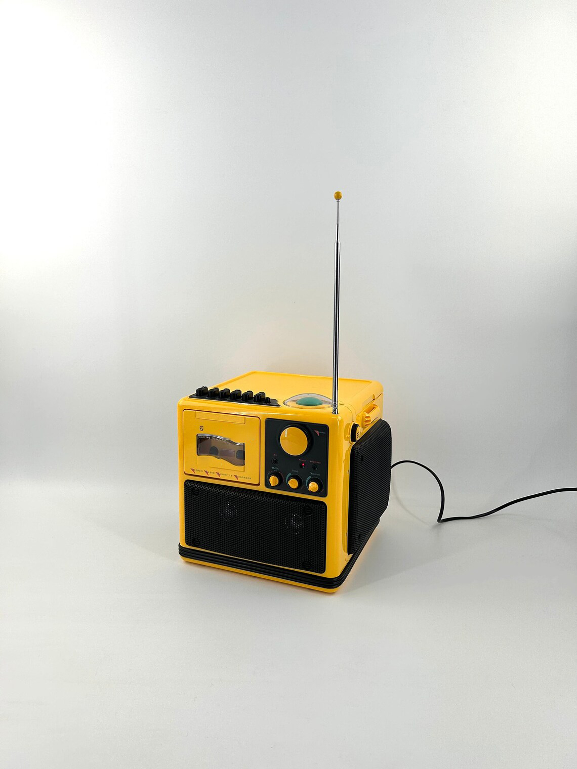 Retro Cube Stereo Radio – Vintage-Style Compact Audio Speaker & Decorative Music System
