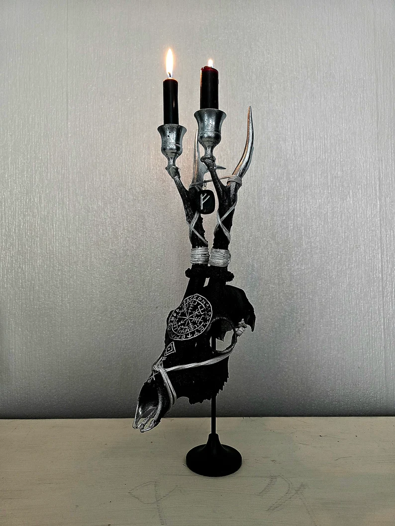 Handcrafted Ram Skull Candle Holder – Gothic Nature-Inspired Decorative Candelabra