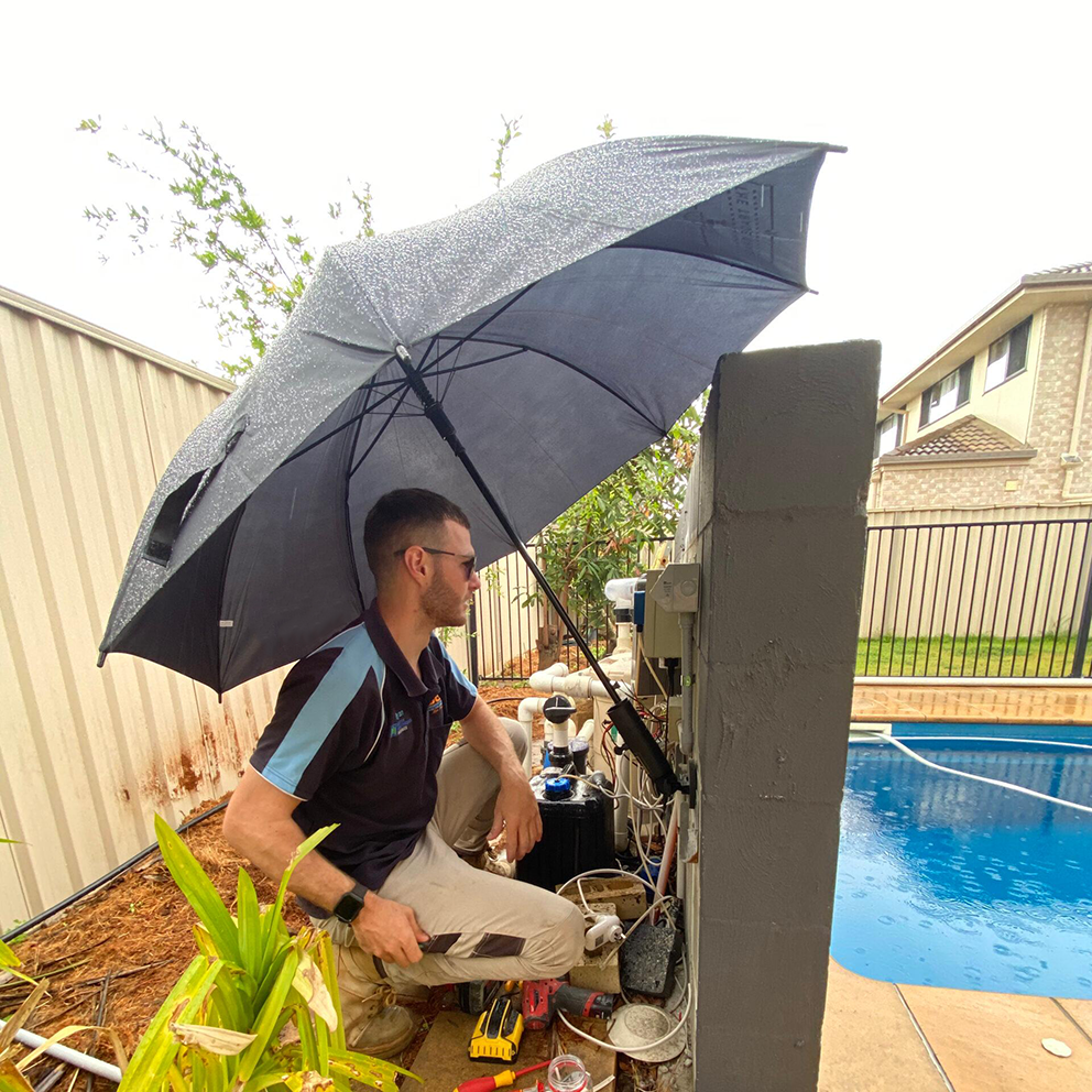 Magnetic Adjustable Umbrella Holder for Hands-Free Rain & Sun Protection