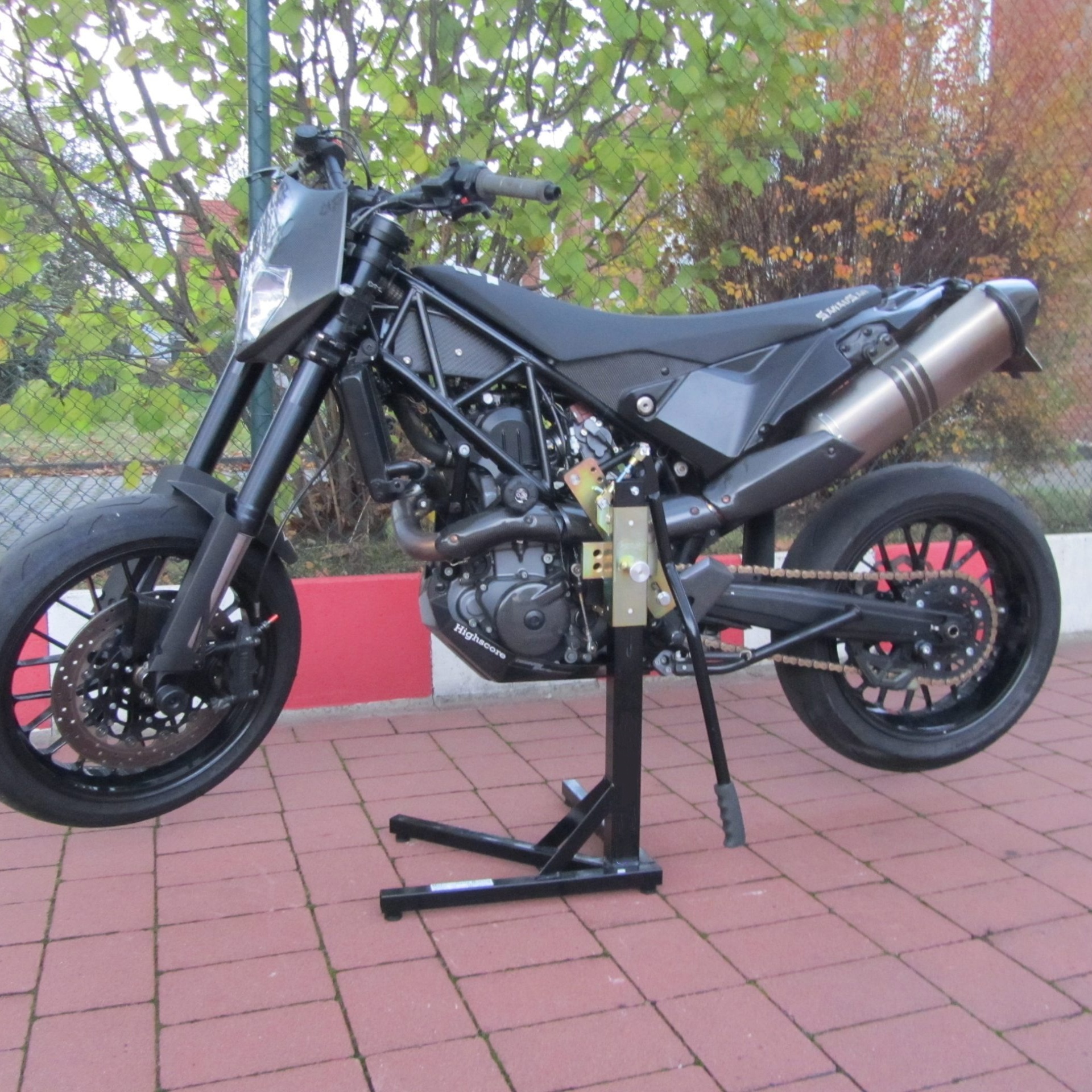 Center Lift Stand – KTM 690 SMC R