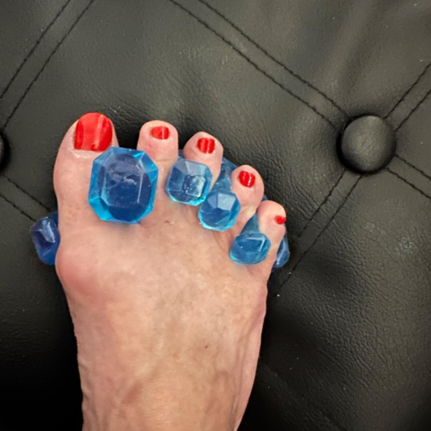 Gel toe support and separator