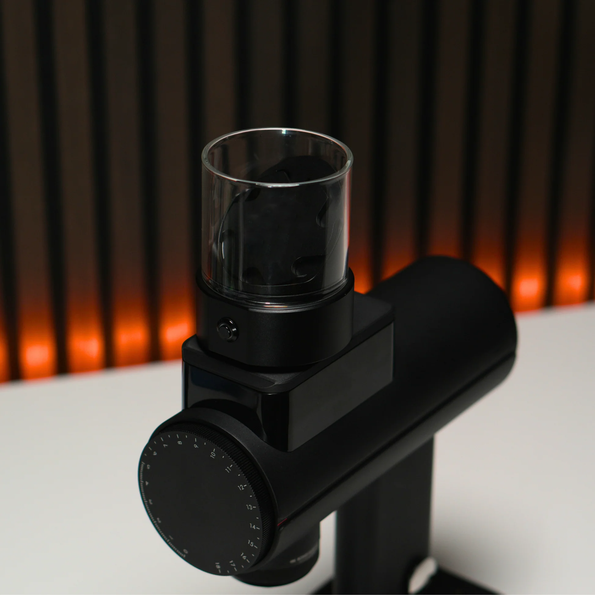 Metal slow feed grinder