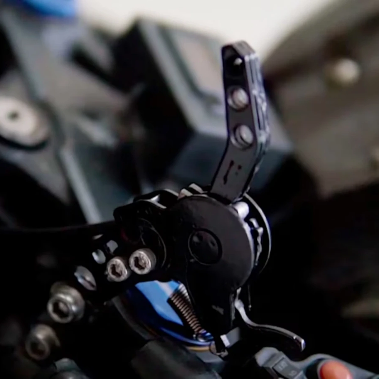 Adjustable Motorcycle Exhaust Baffle – On-The-Fly Volume Control