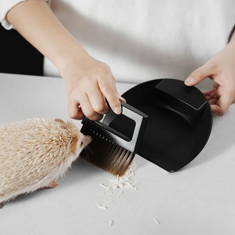 Coffee bar brush set with magnetic design