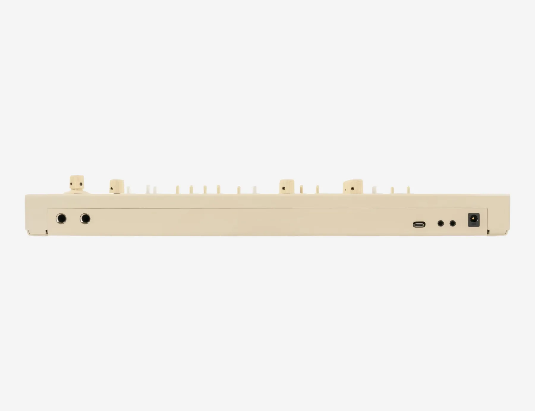 Polyphonic Analog-Style Synthesizer — 6-Voice Replay Keyboard with Arpeggiator, MIDI & USB