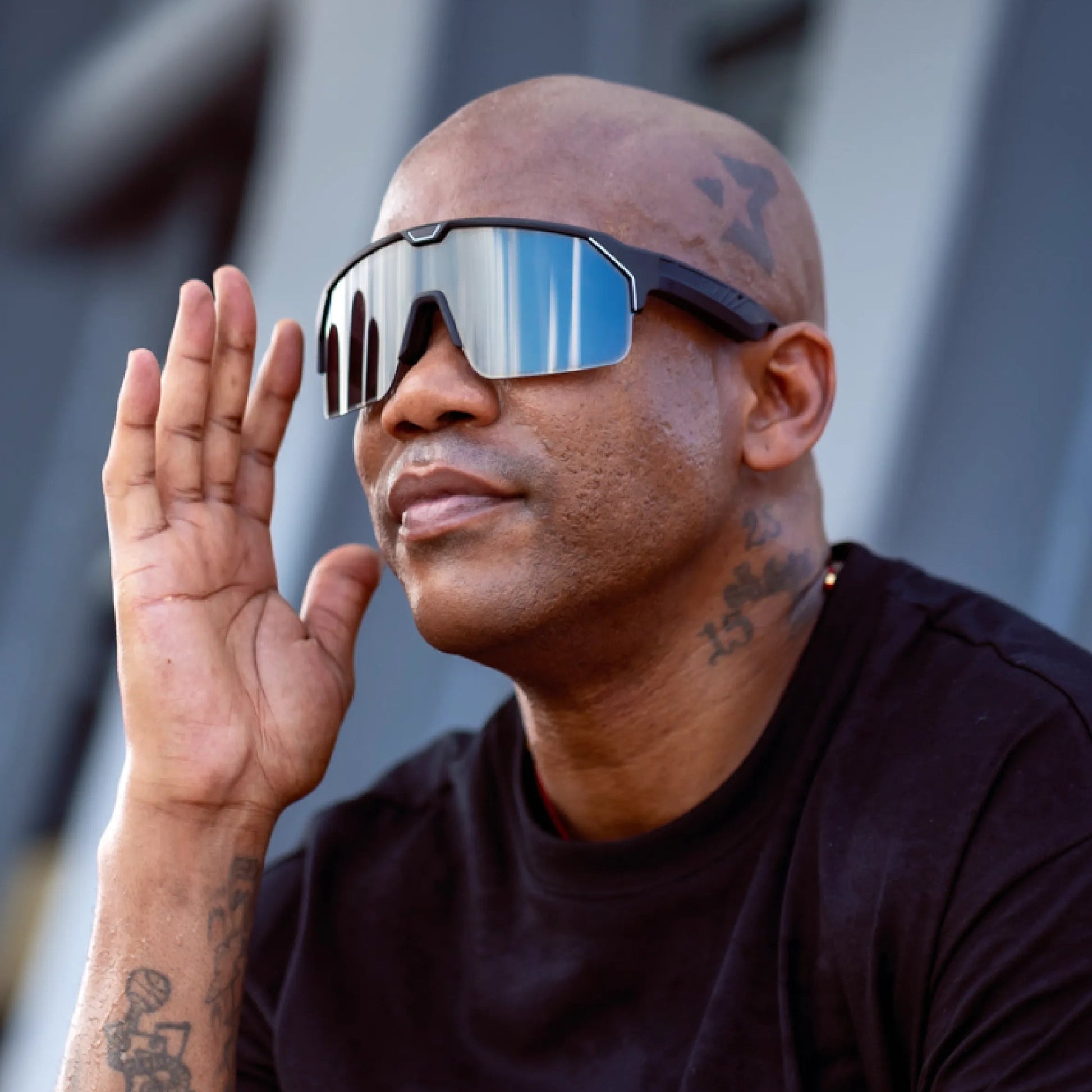 Tint-Adjustable Sports Sunglasses – Built-in Audio