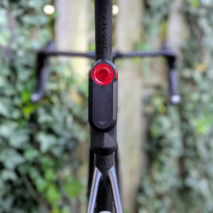 Aerodynamic Saddle Bag – Compact Bike Tool Pouch for Road Essentials