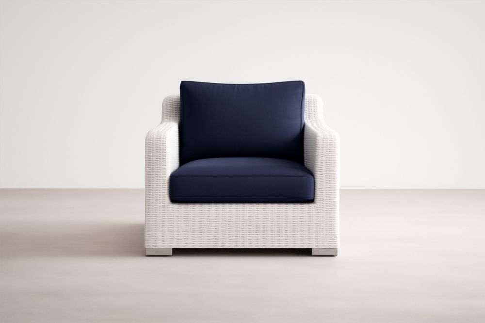 Poltrona club da esterno in rattan sintetico bianco con cuscini blu-Lumiresto