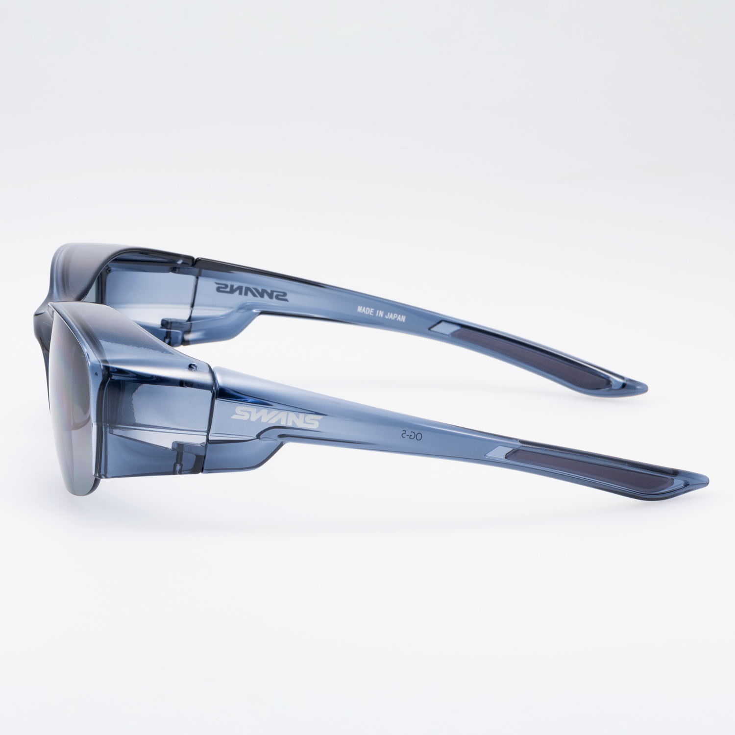 Over the glasses / OG5-0051