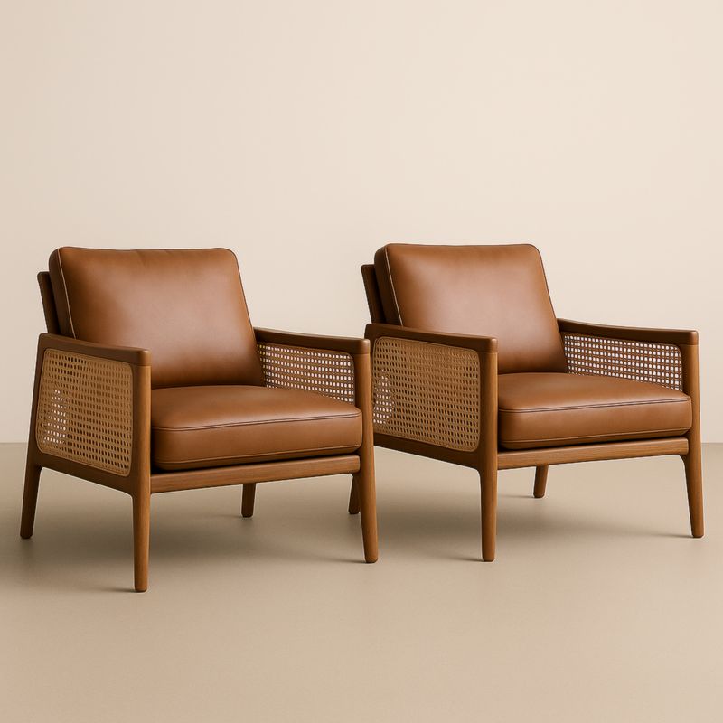 Paire de fauteuils en bois et cuir synthétique marron