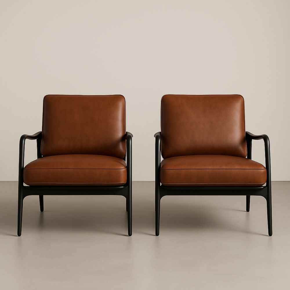 Paire de fauteuils en cuir synthétique marron avec cadre en métal noir
