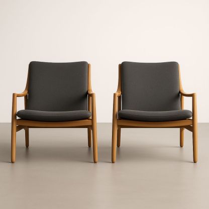 Lot de 2 fauteuils en bois avec coussins en tissu gris