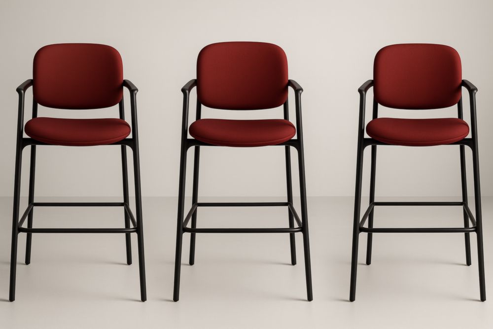 Lot de 3 chaises de bar en métal noir avec assise rembourrée rouge