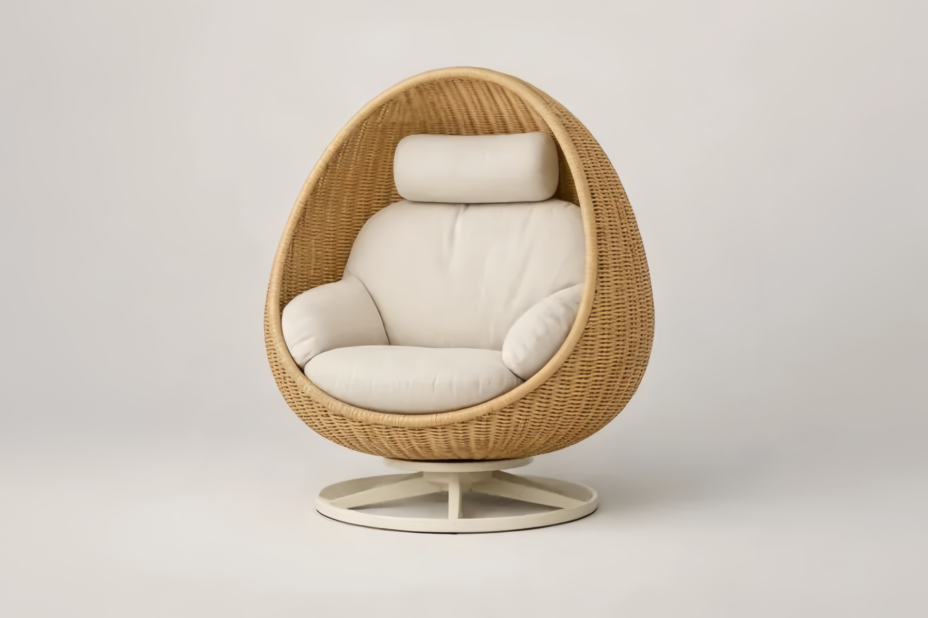 Sedia a Uovo Rotante in Rattan con Cuscini in Poliestere Beige