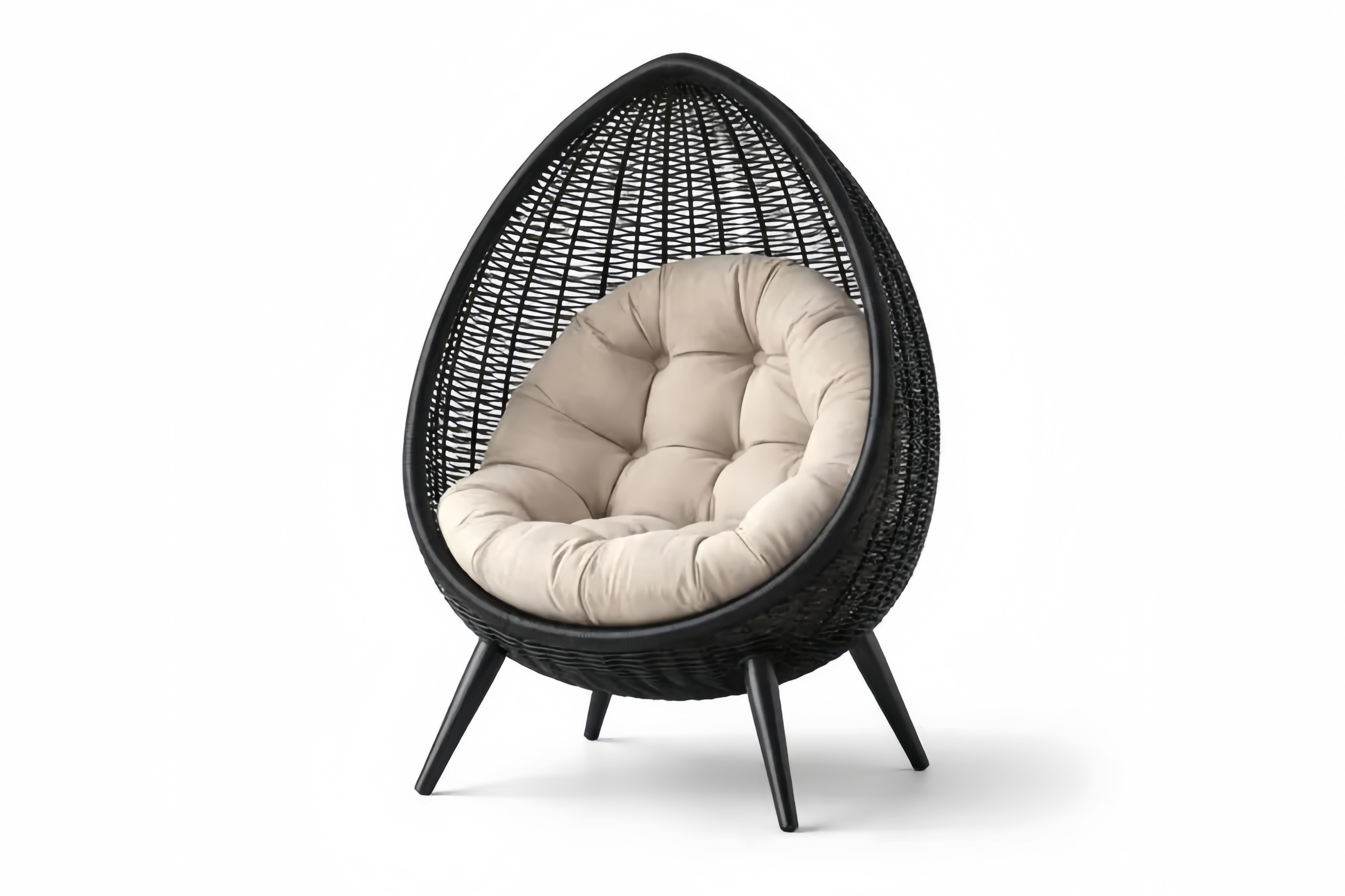 Poltrona a Uovo in Polietilene Intrecciato con Cuscino Nero/Beige
