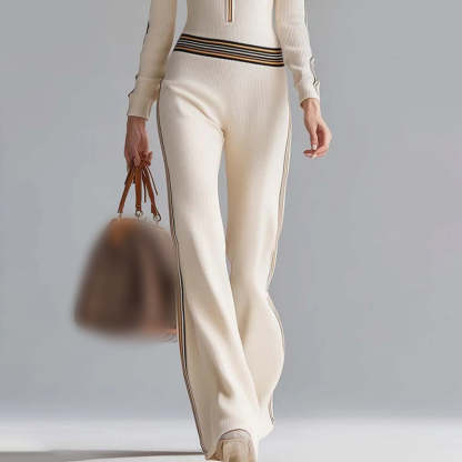 Дамски панталон с качулка, V-образно деколте и цип