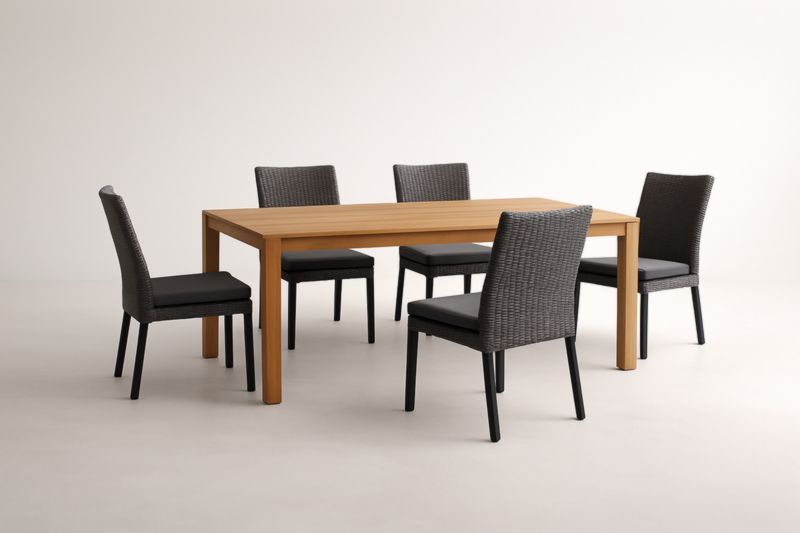 Ensemble de salle à manger en bois avec 5 chaises tressées