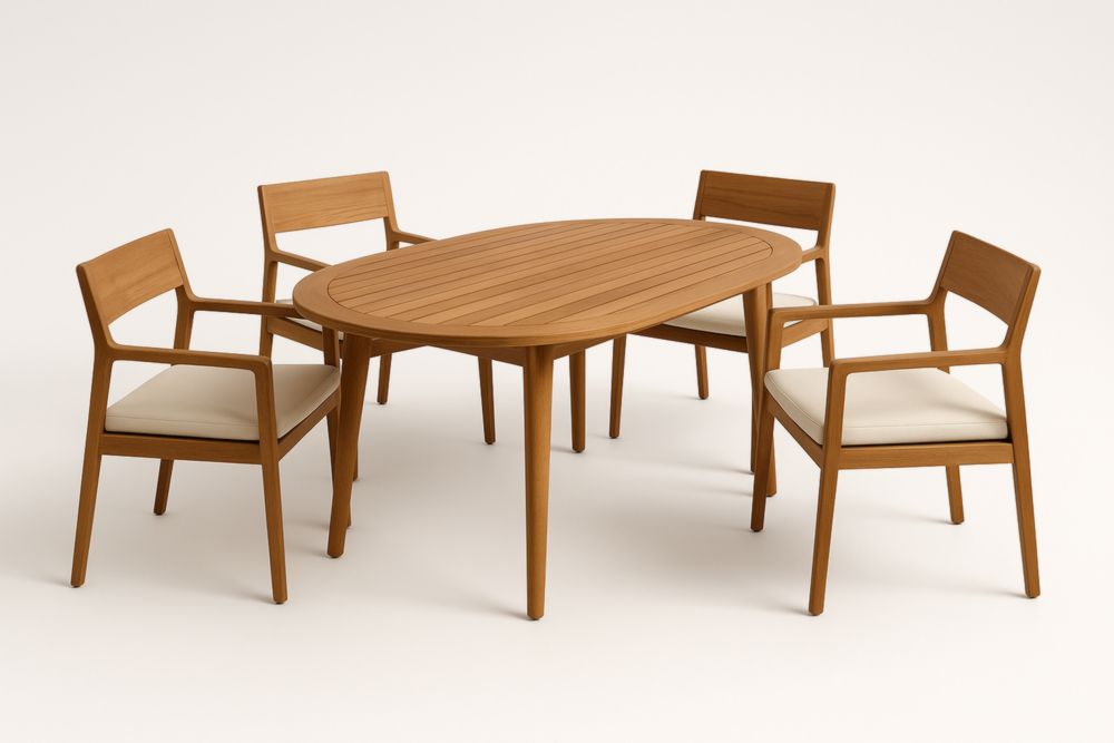 Table ovale en bois et 4 chaises avec assise beige