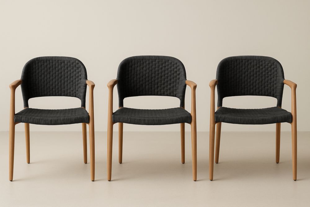 Ensemble de 3 chaises en tissu noir avec cadre en bois