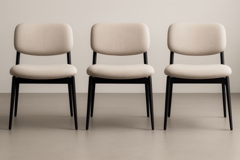 Lot de 3 chaises en tissu beige avec structure en métal noir