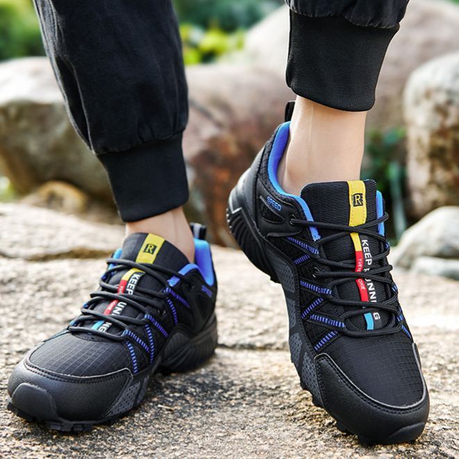 Ergonomikusan tervezett ortopéd cipő hát-, ízületi és lábfájdalmakra - minden férfi számára alkalmas