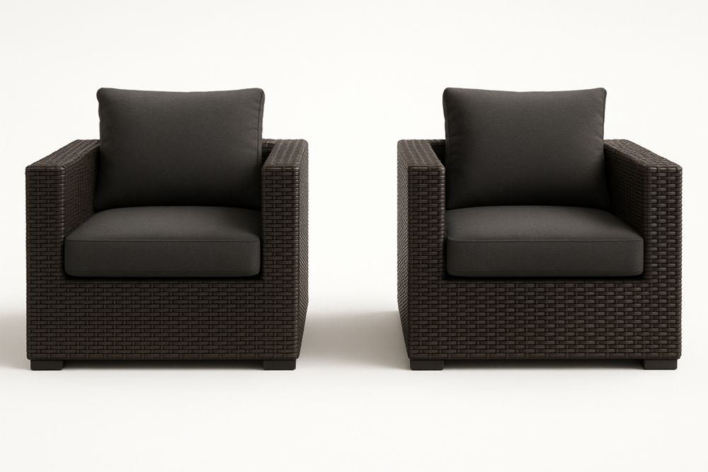 Paire de fauteuils en résine tressée noire avec coussins en polyester