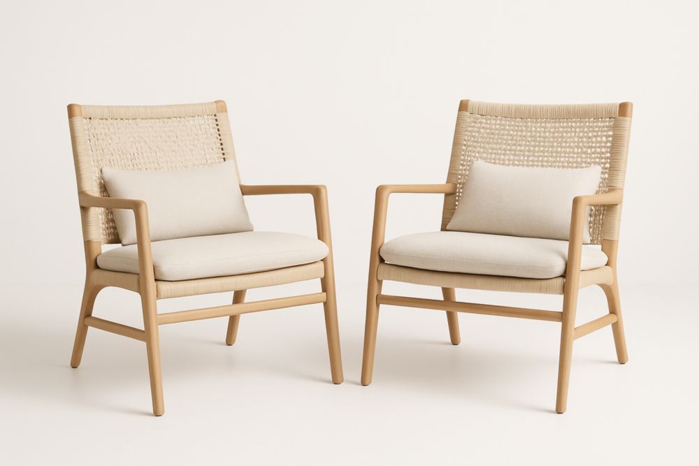 Paire de fauteuils en bois et corde beige avec coussins en polyester