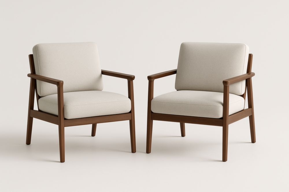 Paire de fauteuils en bois et tissu beige