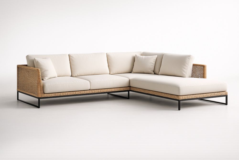 Divano angolare da giardino in rattan e acciaio con cuscini color crema-Dwellhabito