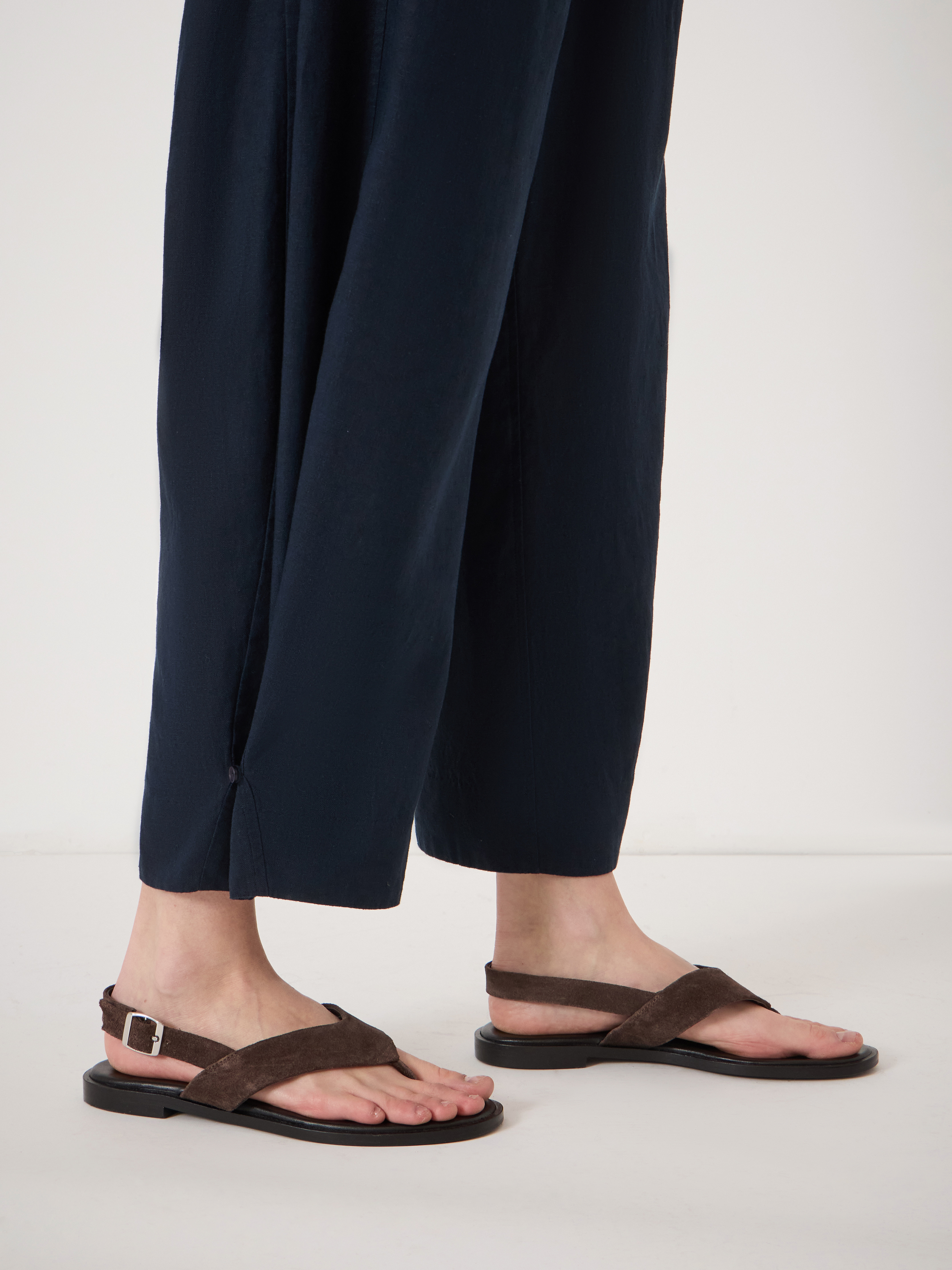 Dania Linen Blend Barrel Leg Trousers