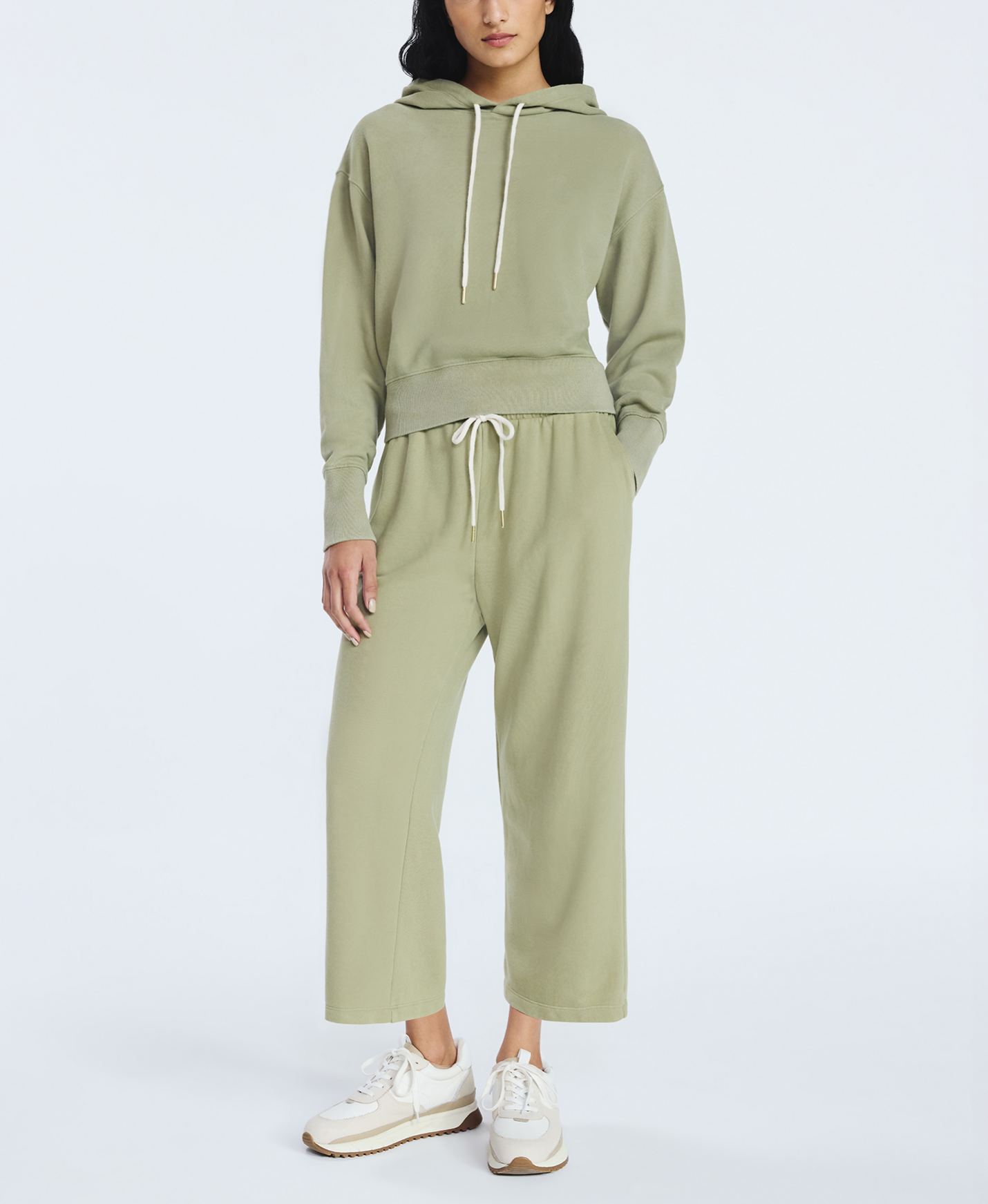 Cropped Pullover Hoodie Sweatshirt & Cropped Sweatpants