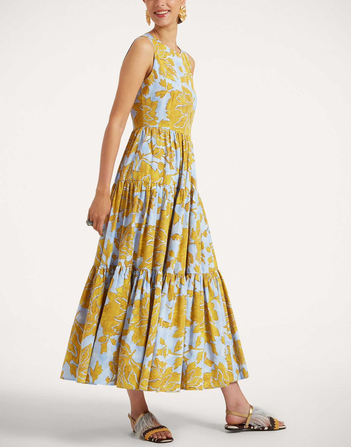 Sleeveless Big Dress