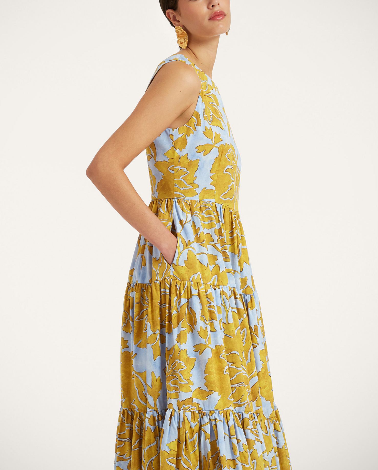 Sleeveless Big Dress