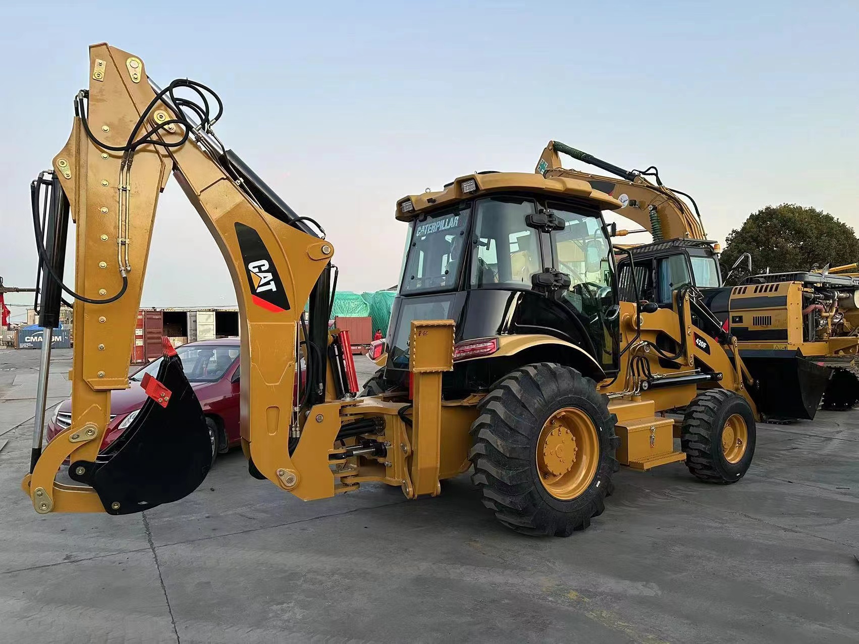 Used Caterpillar CAT420F Work at both ends