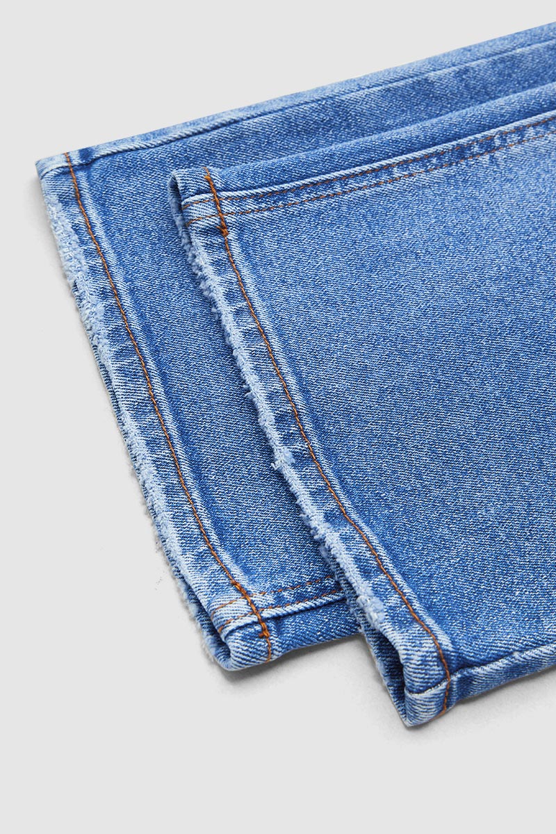 Дънки с измиване, средна талия и прав крачол