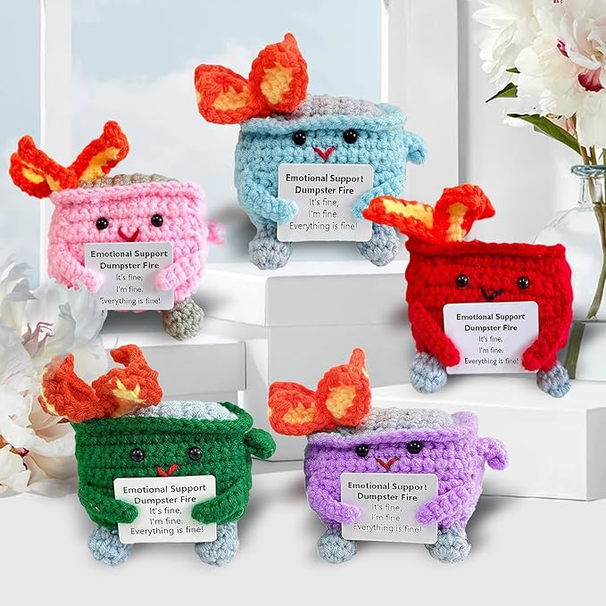 Roztomilá háčkovaná figúrka „Horiaci kontajner“ – darček s emočnou podporou 😊