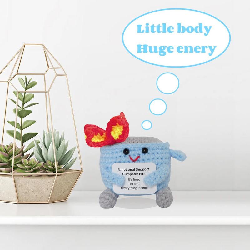 Roztomilá háčkovaná figúrka „Horiaci kontajner“ – darček s emočnou podporou 😊