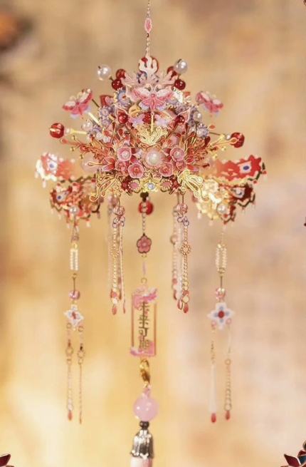 "Stop giving your girlfriend or friends just lipsticks and bags for gifts! Why not give a heartfelt, self-made DIY gift instead? 💯"