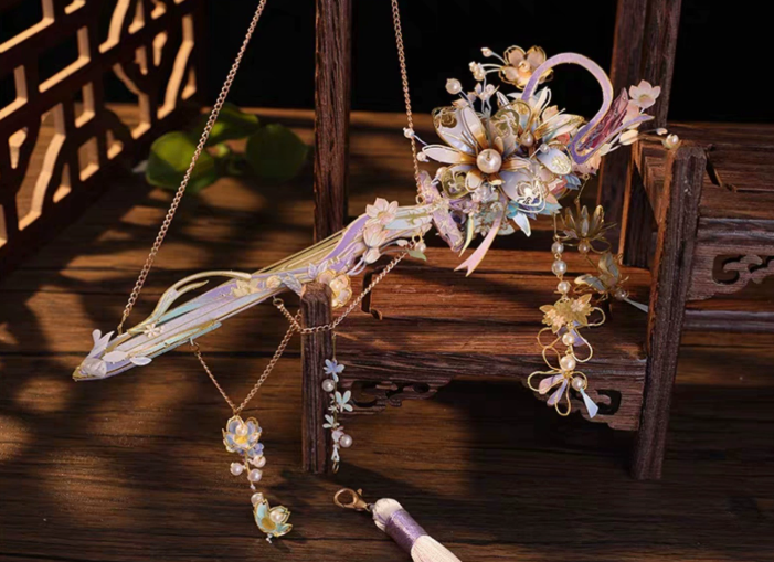 "Stop giving your girlfriend or friends just lipsticks and bags for gifts! Why not give a heartfelt, self-made DIY gift instead? 💯"