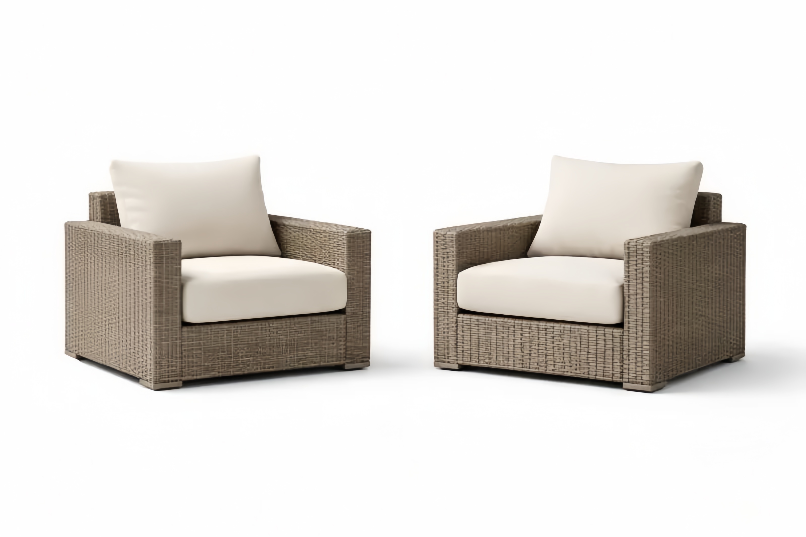 Set di 2 Poltrone da Esterno in Rattan Sintetico con Cuscini Beige