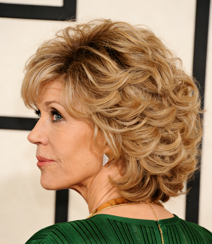 Fashion Jane Fonda Style Medium Loose Wave Layered Synthetic Hair Capless Wig 12 Inches