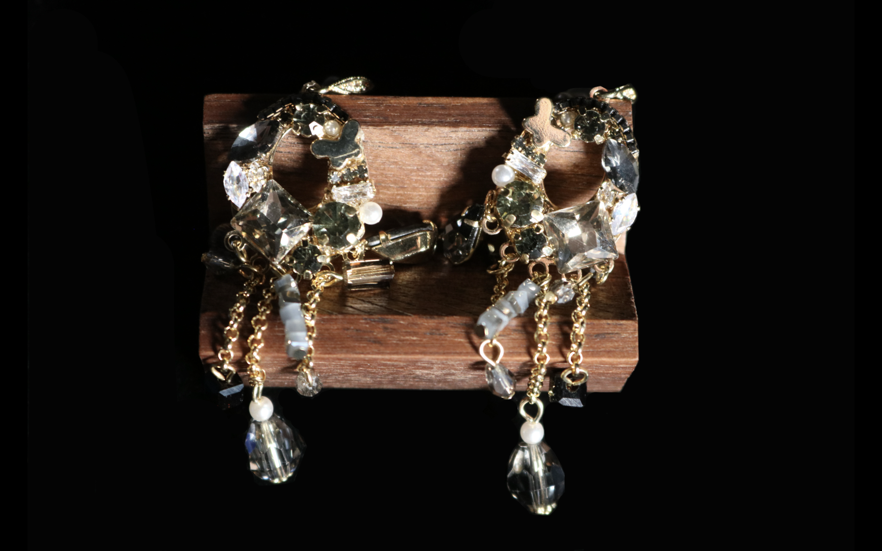 Old Gold Prism Drape 