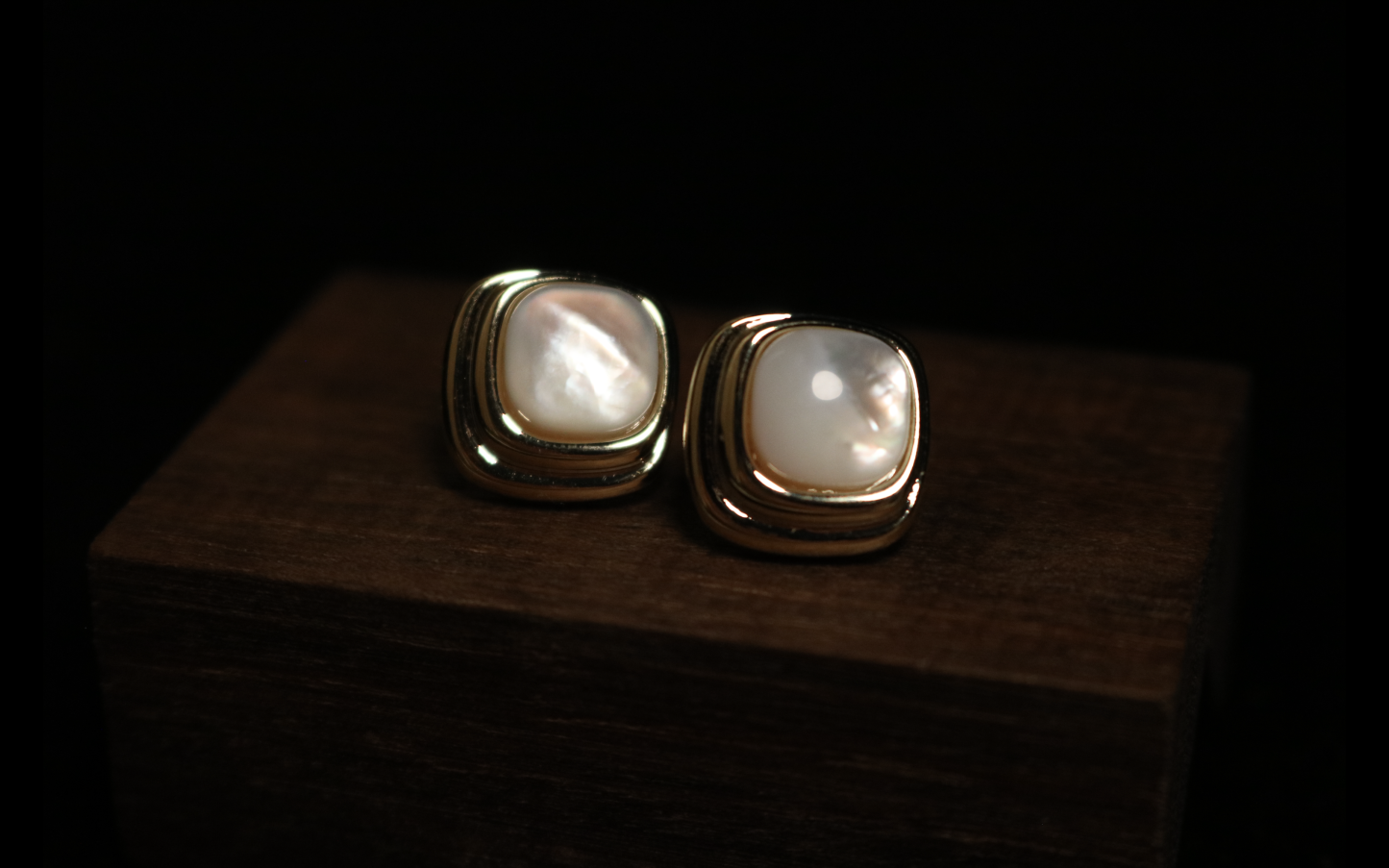 Gilt Square Pearl