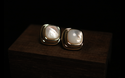Gilt Square Pearl