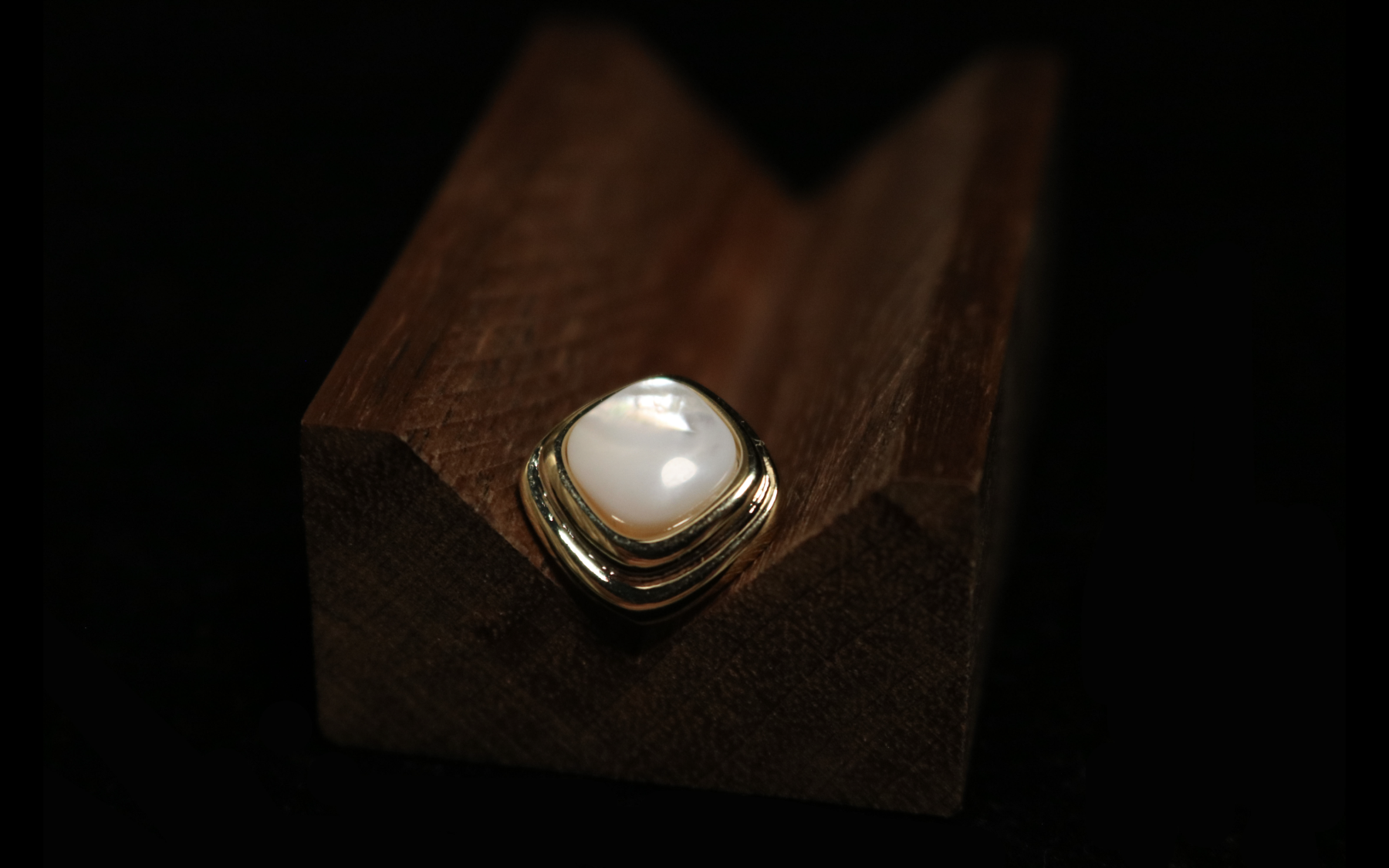 Gilt Square Pearl