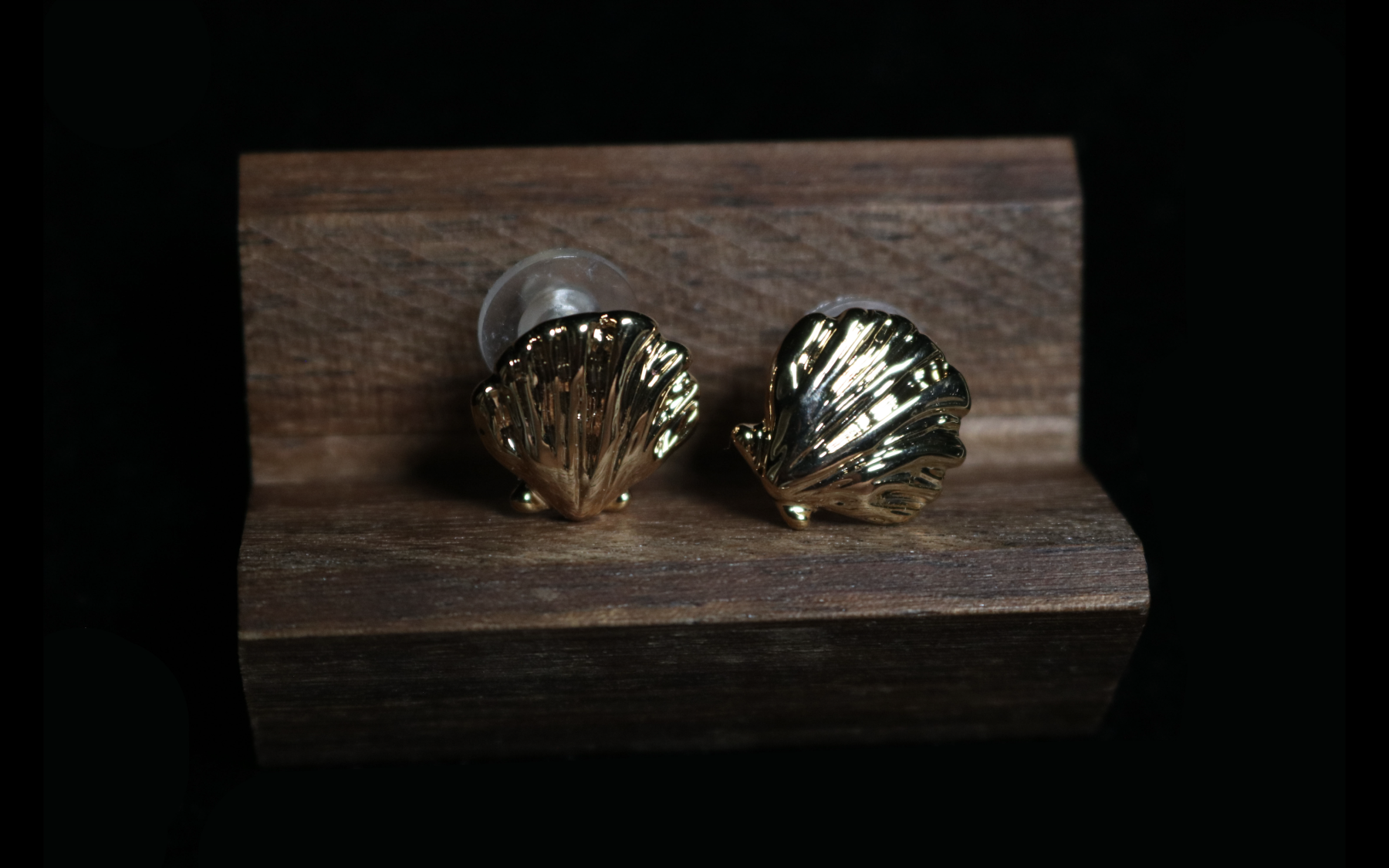 Gold Shell Pins 